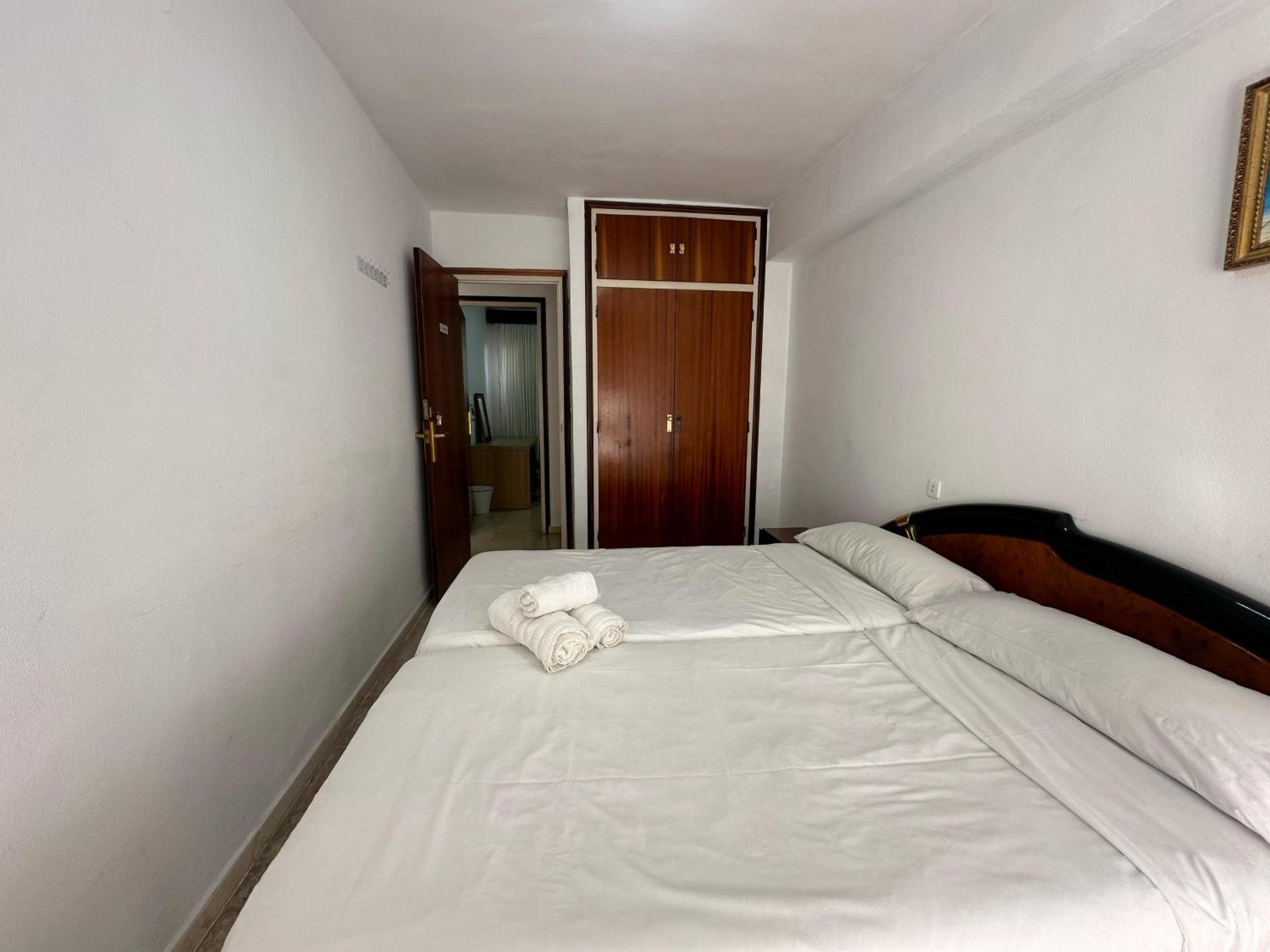 Habitacion Doble En La Victoria Малага Экстерьер фото